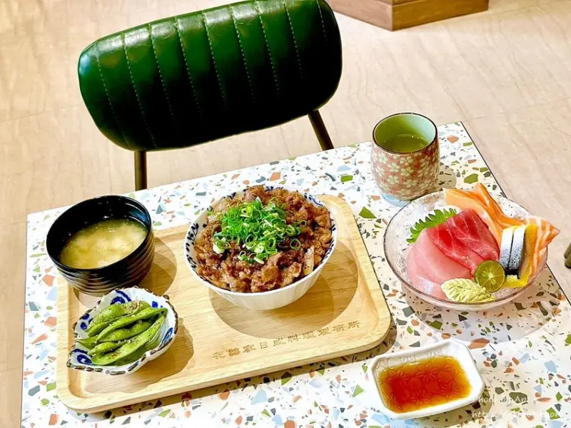 花囍家日式料理製研所-中友百貨商圈的平價丼飯來啦！店內超好拍！