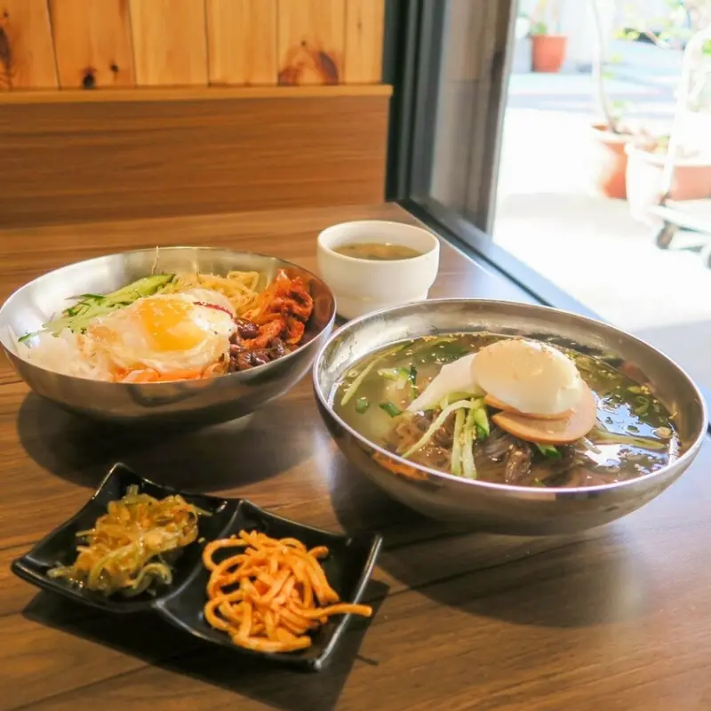 【高雄 鼓山】中山大學大人氣韓式料理朝月冷麵王 炎熱的高雄最適合吃冷麵了啊