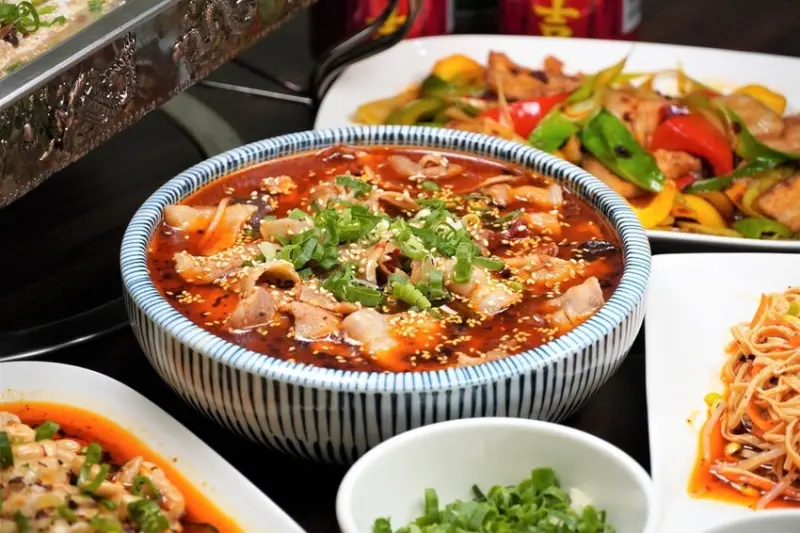 台中美食 │ 川麵道 正宗四川麻辣燙、川味烤魚 擼串聚餐首選 台中火鍋推薦