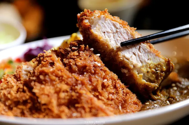 台中市大里區咖哩控請手刀收藏！北海道湯咖哩炸豬排專賣店 附餐飲料湯品無限續 超過兩千則評論 4.7星