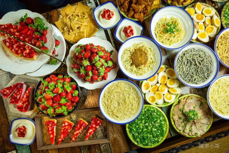 中壢美食拉麵-超瘋狂！不只拉麵吃到飽，山禾堂拉麵更讓你草莓吃到飽！！(邀約)