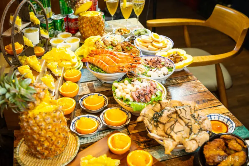 桃園中壢吃到飽-喜愛鳳梨的人們啊，你們有福了！山禾堂拉麵就是要讓你拉麵跟鳳梨一起吃到飽啦！（邀約