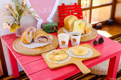 打造百坪打卡新地標，紅櫻花食品首創大甲奶油小酥餅，結合鳳梨酥伴手禮、麵包，好玩又好逛！