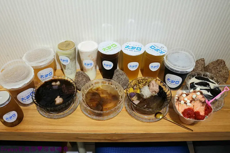 台南飲料【大可口飲品店】愛玉仙草甜品剉冰！桃膠養顏瓶裝好攜帶│草莓雪花冰超推薦│茶飲優惠價│永康美食