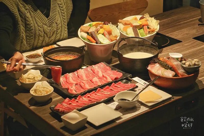 台中西區｜心目中第一名牛奶鍋台中公益路一級戰區新開幕！義式白醬湯底濃郁香醇｜加分100%浜中特選昆布鍋物-台中公益店