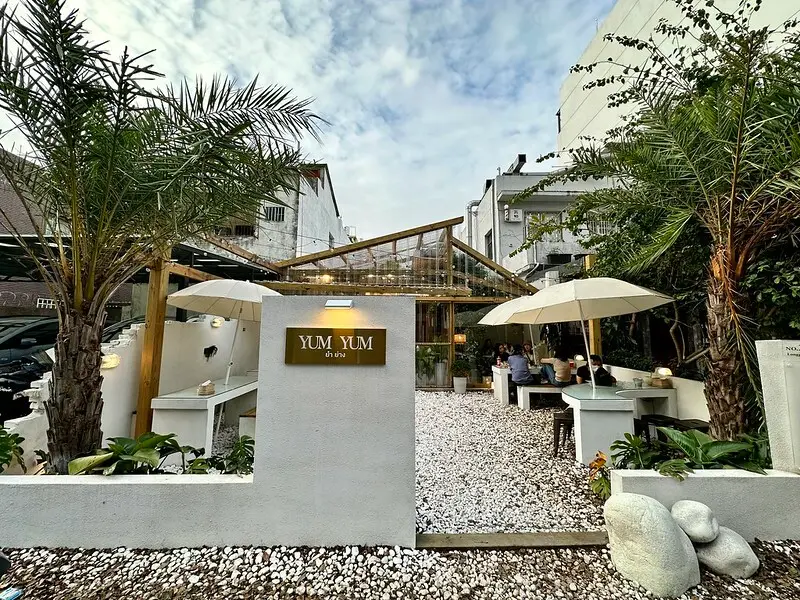【台灣，桃園市，中壢區】YUM YUM泰式涼拌燒烤，絕美網美店，食物意外的美味。（桃園美食/中壢美食/龍崗美食）