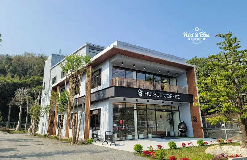 森林系咖啡館，冰手沖好喝到想再續杯!寵物友善咖啡館