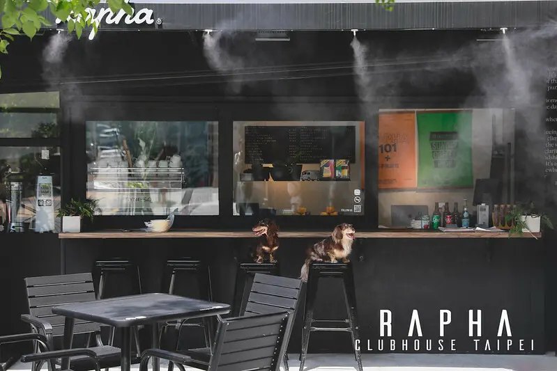 【大安區/忠孝敦化】結合單車與咖啡的黑色系露天咖啡店-Rapha Clubhouse Taipei