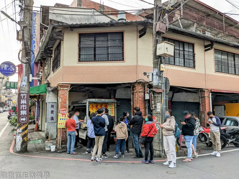 【南投食記】竹山小米蛋餅 - 竹山隱藏版排隊美食，蛋餅外皮有夠酥脆