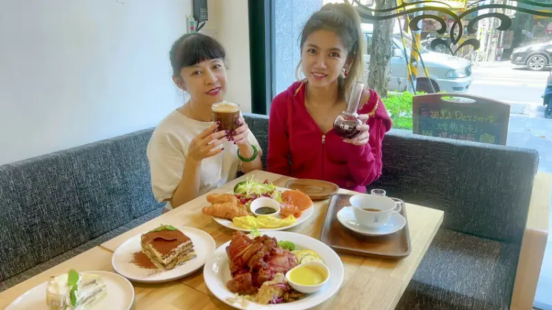 【大同區早午餐推薦】波赫士領地精品咖啡館【民權西路甜點】捷運美食 BorgesPlace現做提拉米蘇，手工甜點！大同區可充電咖啡廳，有菜單！