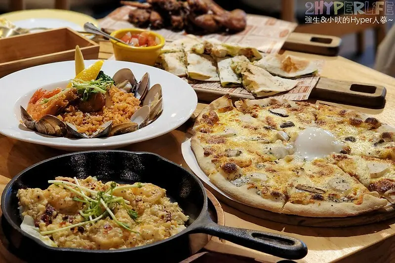 青海路上超低調餐9館，有投影大螢幕可看重要球類賽事，各國啤9種類超多不怕喝不到只怕你喝不完！