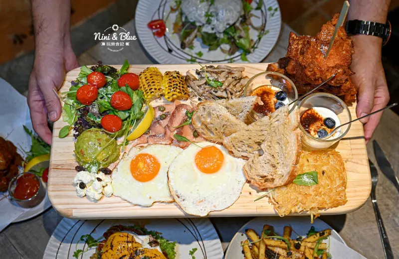 台中模範街巷弄的隱密早午餐，雙人大早餐份量多，下午茶也不錯-妮妮布魯