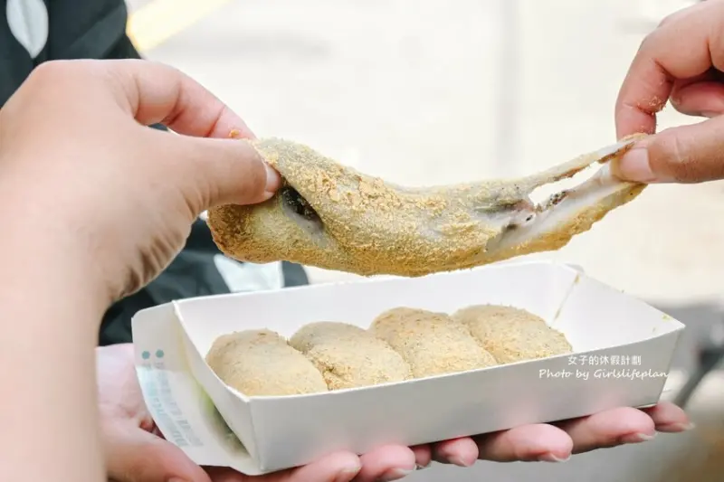 超低調麻糬老店一賣就是50年，一顆麻糬15元吃一顆就飽，硬是比別間大兩倍