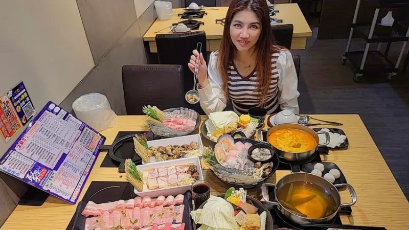 新北美食【新莊火鍋推薦】巷弄美食─聚饗幸福鍋物，感受幸福滿溢的火鍋店！超豐富肉盤、頂級海鮮拚盤！高CP值平價火鍋【新莊美食推薦】