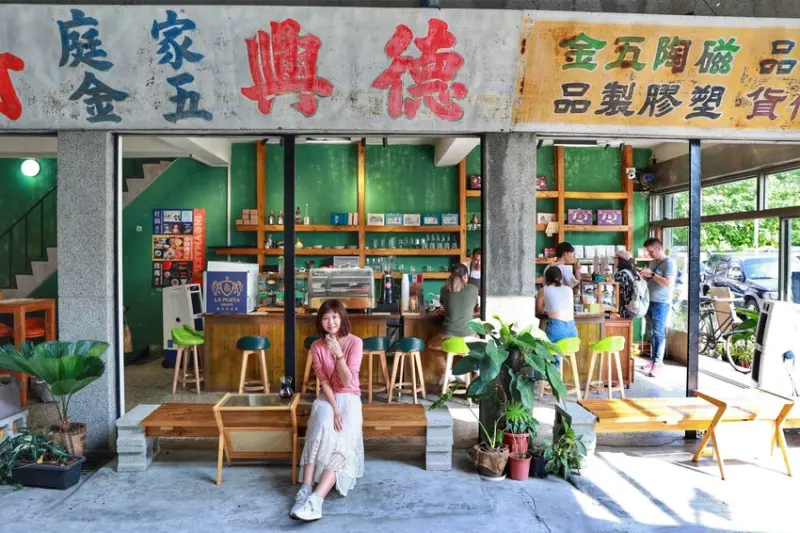 台中市西區台中冰穀咖啡草悟店｜台中西區懷舊咖啡館，模範市場周邊美食、近台中勤美綠園道