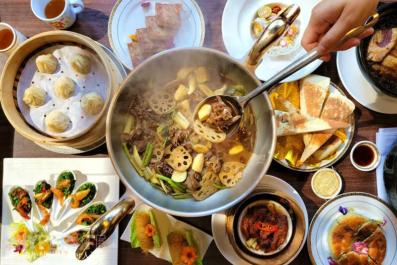 多樣百元港點料理平日午餐全面8折，還有廣東名菜火焰醉鵝！提供包廂還有私人招待所，台中港式聚餐首選