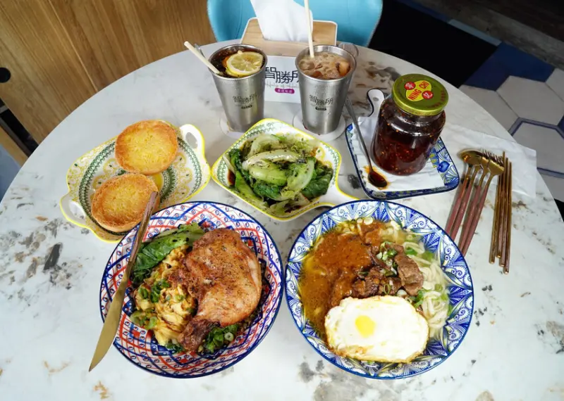 高雄香港餐廳【智勝所】楠梓美食餐廳推薦/港味港式傻傻分不清/特製辣椒好難忘/雙人套餐好滿足