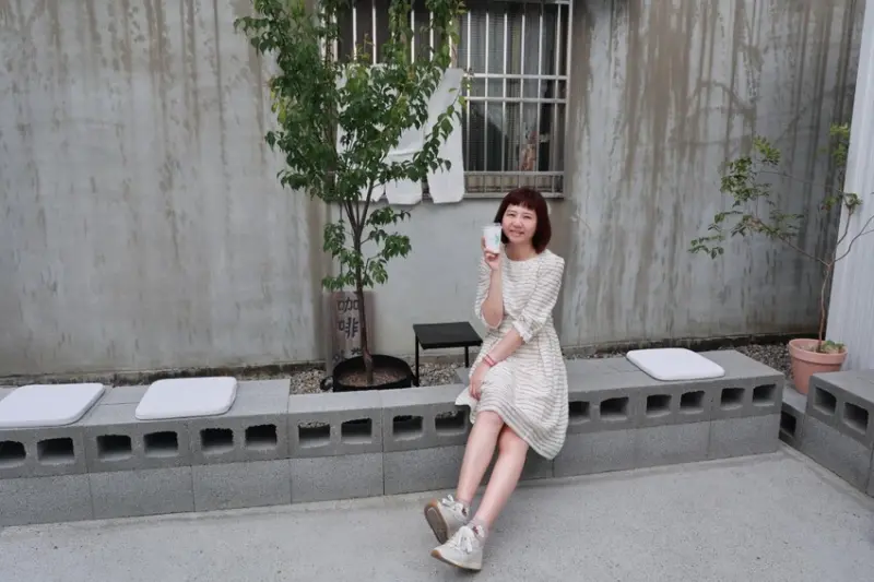 南投縣埔里鎮南投埔里明豆咖啡Middle coffee｜南投咖啡位在埔里地母廟旁的網美咖啡，手沖咖啡好喝！