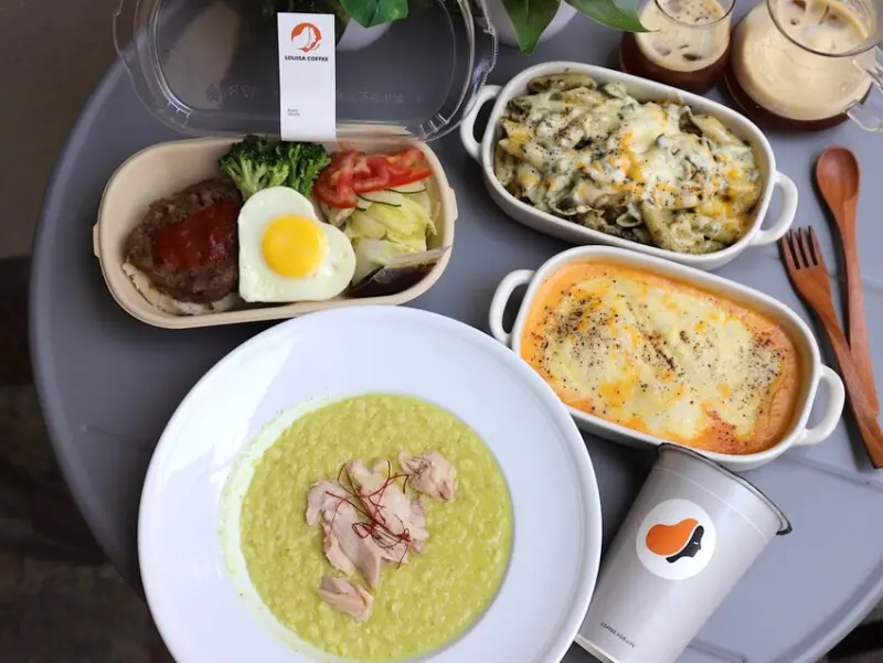 路易莎咖啡也有簡餐了！只有這門市才吃得到？！