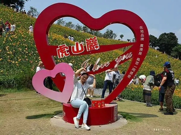 蛋黃酥推薦【米香伯蛋黃酥】虎山巖金針花季 拜拜賞花不能錯過的伴手禮 香酥綿密的彰化員林蛋黃酥