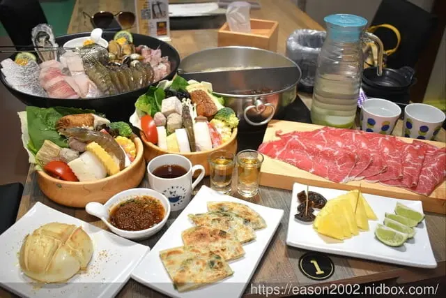 宜蘭冬山鄉美食推薦 | 大谷目糧倉·鍋物館東北酸白菜 享受精緻鍋物與檜木藝術的藝文餐廳