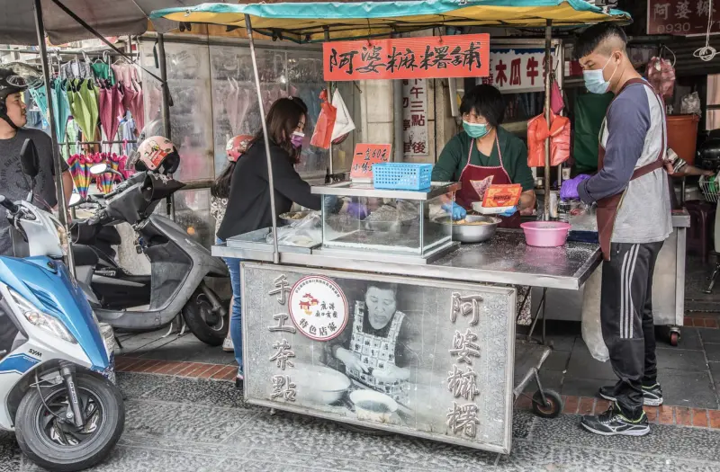 彰化縣鹿港鎮阿婆麻糬舖｜一天只賣四小時阿婆麻糬，秒殺級現包古早味麻糬滿滿