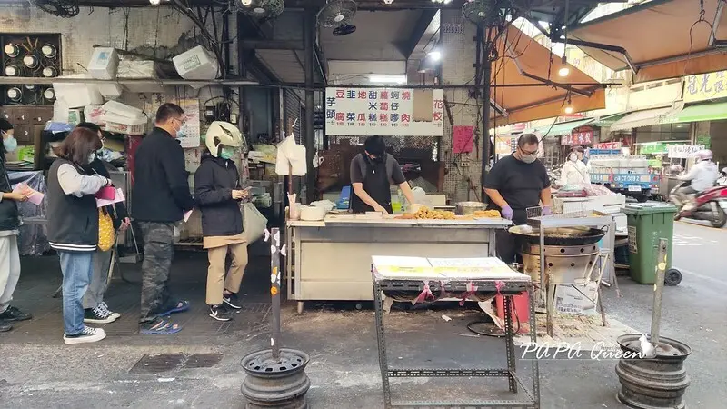 蚵仔嗲 台中西區｜藏在向上市場40年炸粿攤 一開張就排隊!