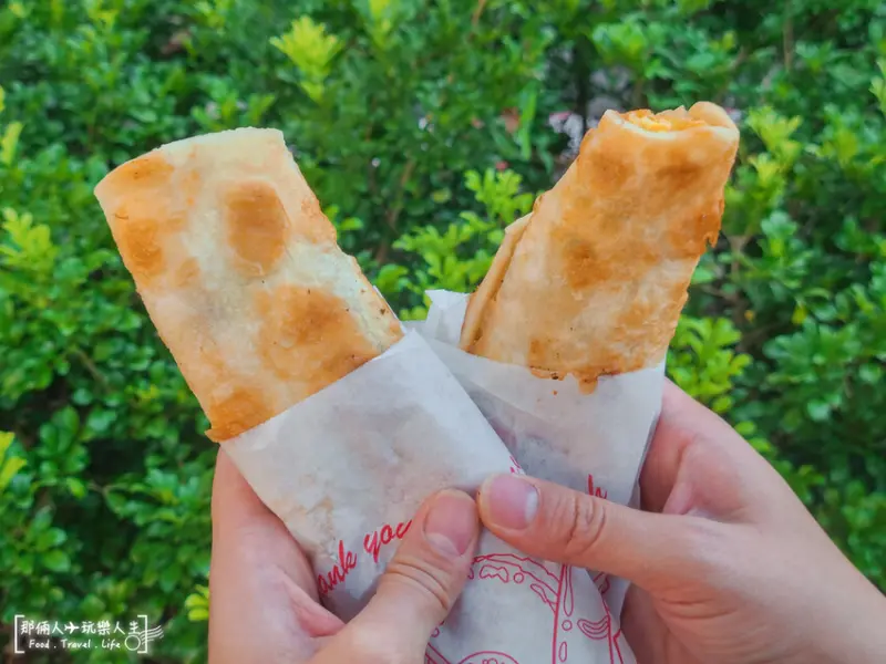 南投市小米蛋餅｜特色的黑胡椒醬吃過一定都說讚～