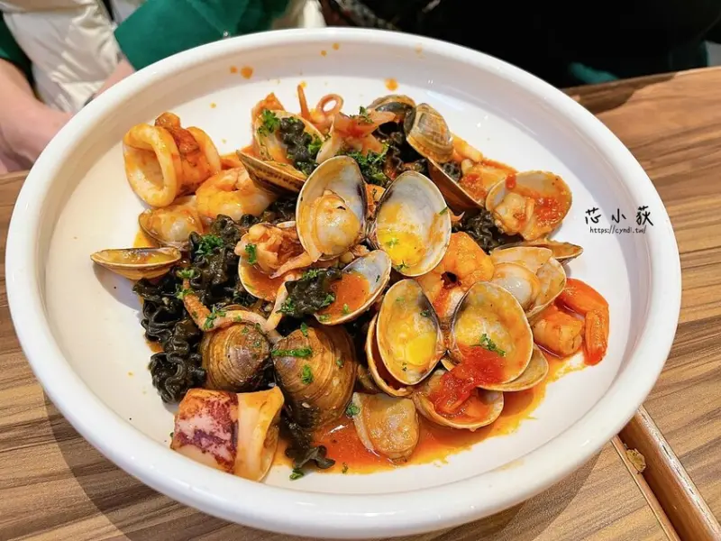 Molino手工義大利麵工場 台中草悟廣場店，全台第一間石臼現磨鮮麥手工義大利麵，11款創意麵型 - Cyndi loves 享食天堂