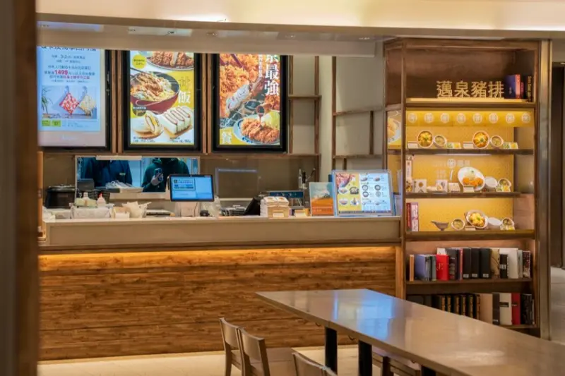 東京最佳伴手禮！「腰內豬排口袋三明治」必吃，半熟蛋搭豬排超邪惡～