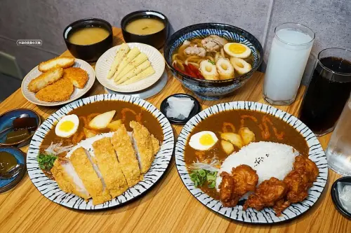 新開幕！！益民一中商圈手炒熟成咖哩、烏龍麵，內用免費升等套餐，還可免費加飯，且無服務費！！