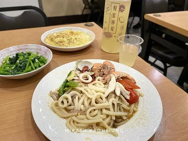 ∥高雄/食．苓雅∥原味海產粥 ๑龍膽石斑、干貝入粥！客製化高單價海產粥