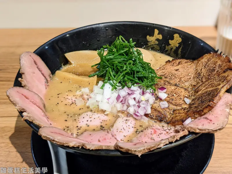 【新竹食記】麵屋吉光 - 竹科奢華系拉麵，湯頭濃到都化不開了