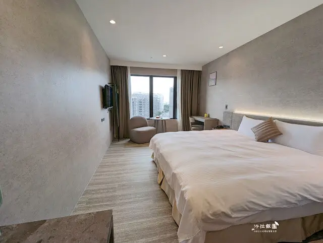 台中全新飯店走路就到逢甲夜市，24小時氣泡水、免費宵夜、泡腳池