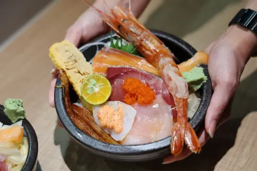 南京三民站 | 浮誇海鮮丼飯專賣店  台北平價生魚片丼飯180元起