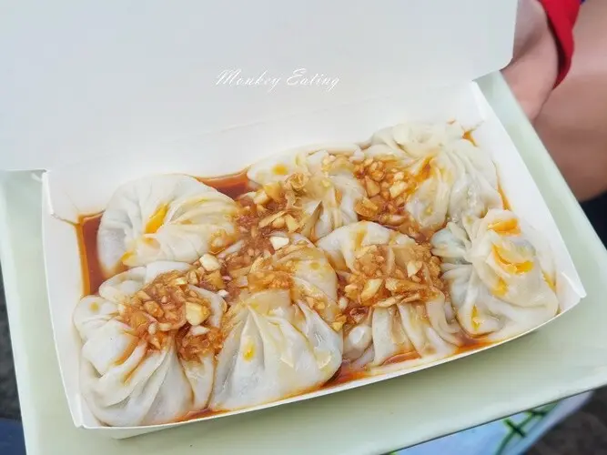 大甲阿富小籠湯包｜台中大甲人氣排隊美食，手工現擀薄皮鮮嫩湯包，一早超多人排隊！ - 貪吃猴的幻想