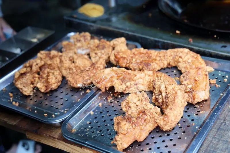 府中站 | 一週只賣兩天 1.5小時完售 黃石市場紅燒肉 雞捲 只賣兩樣東西