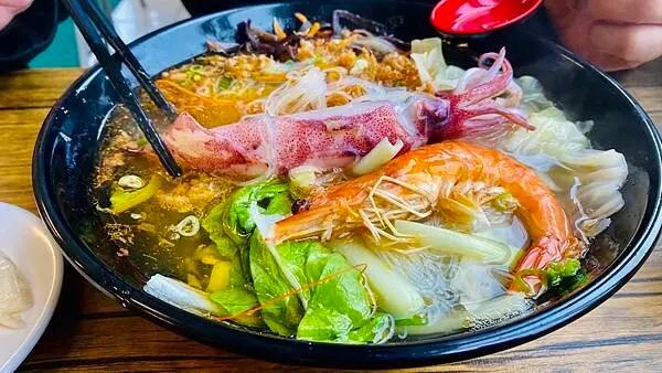 貢寮海景餐廳【卯澳海洋驛站】東北角必吃美食/招牌必點巨無霸小卷米粉150元/東北角超人氣海鮮餐廳