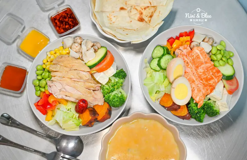 豆雞眼溫沙拉專賣|有8~10種原型蔬菜、11種手工醬料自由配，少油少鹽低GI輕食推薦 @Nini and Blue  玩樂食記