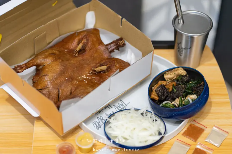 【扒趴鴨台南新市店】巨霸鴨炸起來！？新市外帶外送美食推薦，三樣炸物39元，炸物控筆記起來│菜單