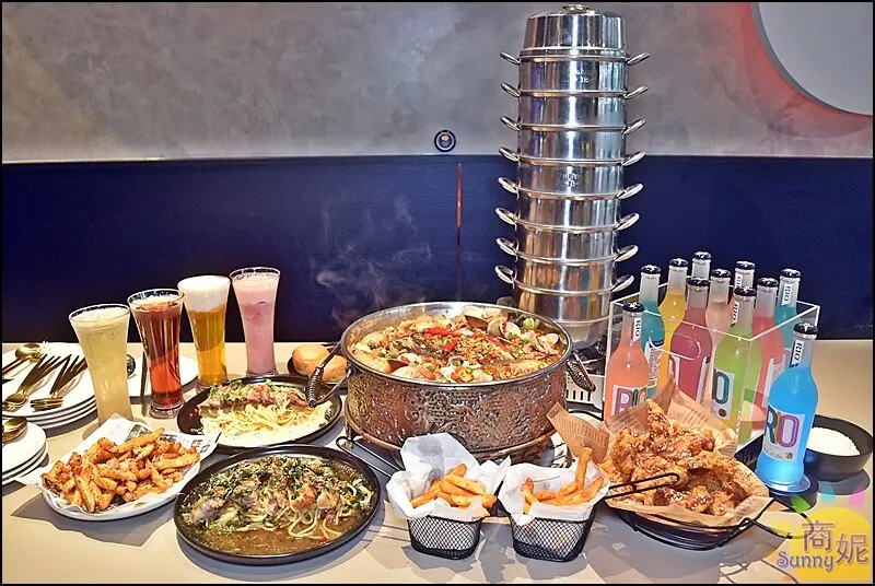 8德司創意餐館逢甲店。台中浮誇系美食聚餐首選.必點101海鮮塔川味麻辣鼎營業到凌晨1點好停車更加分-商妮吃喝遊樂