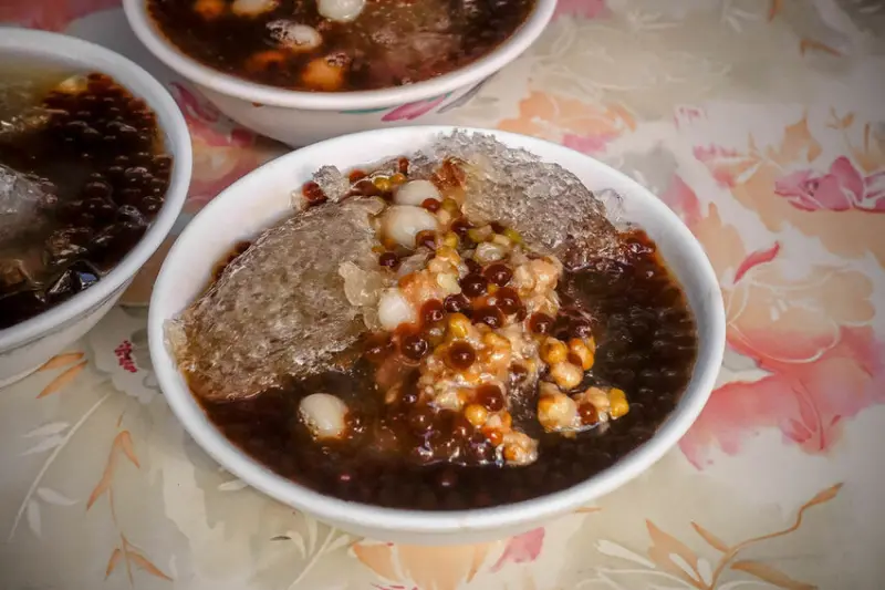 高雄美食 三民市場美味炸雞排 烤黑輪 燒馬蛋 市場美食推薦