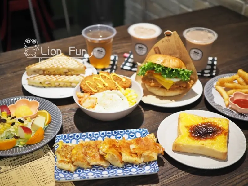 嘉義早午餐推薦｜土佐手作 toDRAW。隱藏在巷弄內的人氣早餐｜日製漢堡｜手工麵糊蛋餅