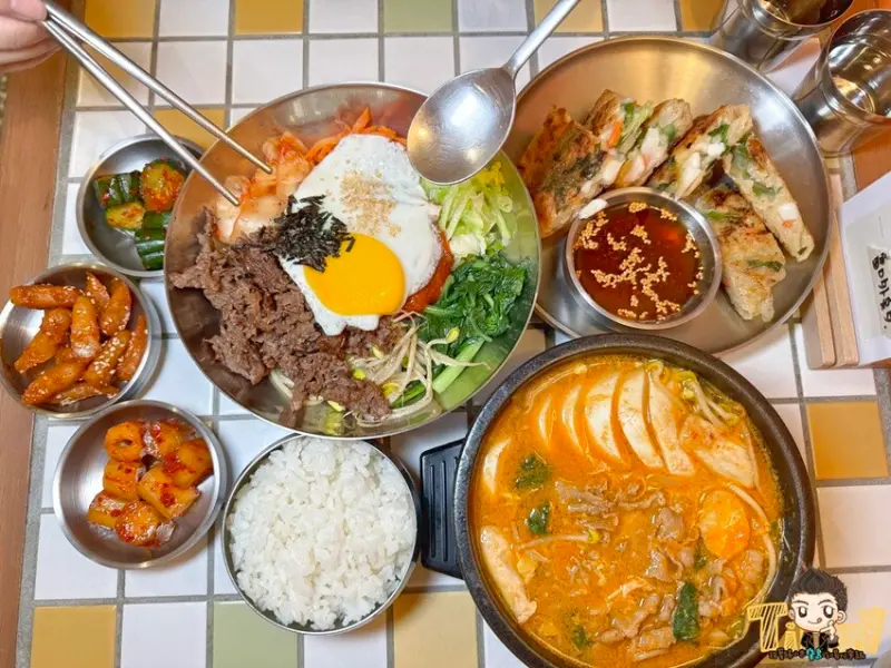 新竹市東區園區周邊文青風韓式料理小店！超划算180元起主食附贈內用小菜吃到飽！必點厚切海鮮煎餅！-跟著踢小米吃喝玩樂趣