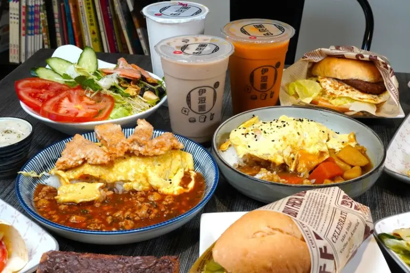 彰化美食｜伊浢園早午餐 一百多樣餐點天天來也吃不膩 義大利麵、軟法、咖哩、燉飯都吃的到
