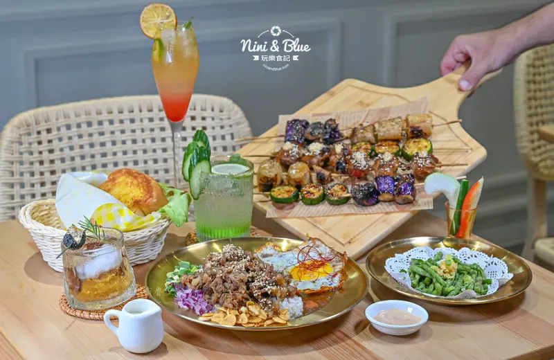 台中南屯韓系網美風酒吧，全台獨創神醬肉燥吐司，伶北五吉好喝-妮妮布魯