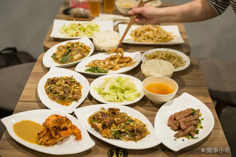 中壢南亞美食-天天鐵板燒！南亞對面的巷子裡竟然有青菜給你吃到飽的好吃鐵板燒？天天都吃鐵板燒好像也不錯？