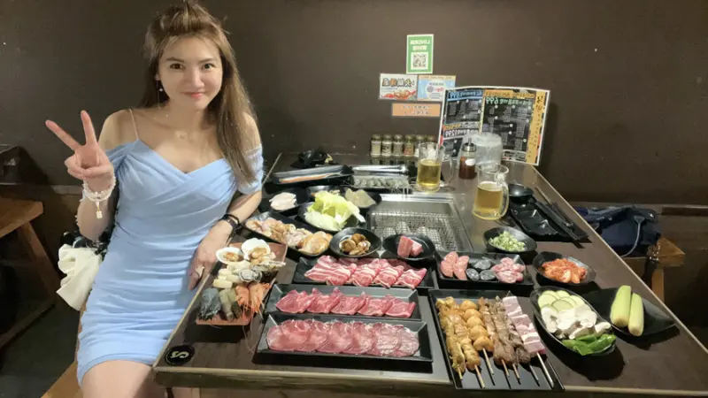 中和吃到飽燒烤推薦【新北美食】名饗炭火無煙燒肉，吃的高雅又高尚！高CP值燒烤，一口價！燒肉吃到飽，啤酒喝到撐！【中和美食】【捷運美食】新菜單