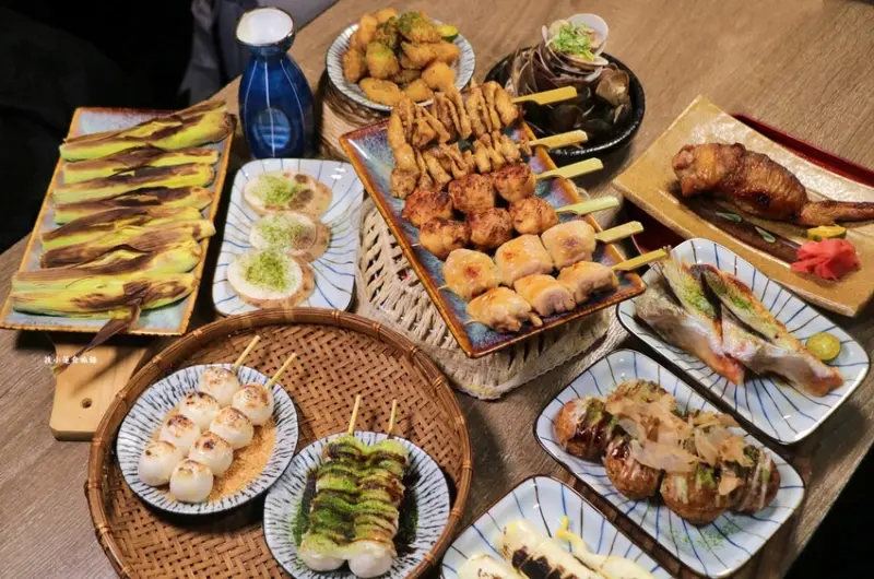 山田錦 ‧ 居‧巷中的臥虎藏龍平價居酒屋，下班小酌聚會的好地方，銅板串燒深夜食堂 - 敦 小 蓮の食旅錄