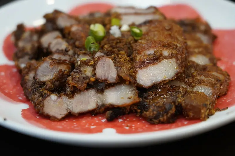 【台灣，連江縣，南竿鄉】918馬祖風味餐廳，不起眼的小店，厲害的美味；個人大推「紅糟肉」！！（馬祖美食